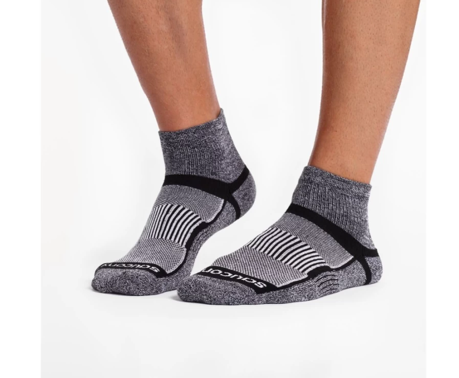 Saucony Inferno Quarter 3-Pack Unisex Socks - Black White Twist Performance Athletic Socks