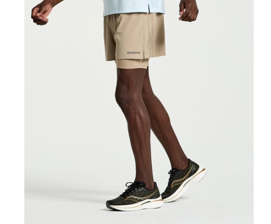 Saucony Men's Outpace 4" 2-In-1 Running Shorts in Pewter