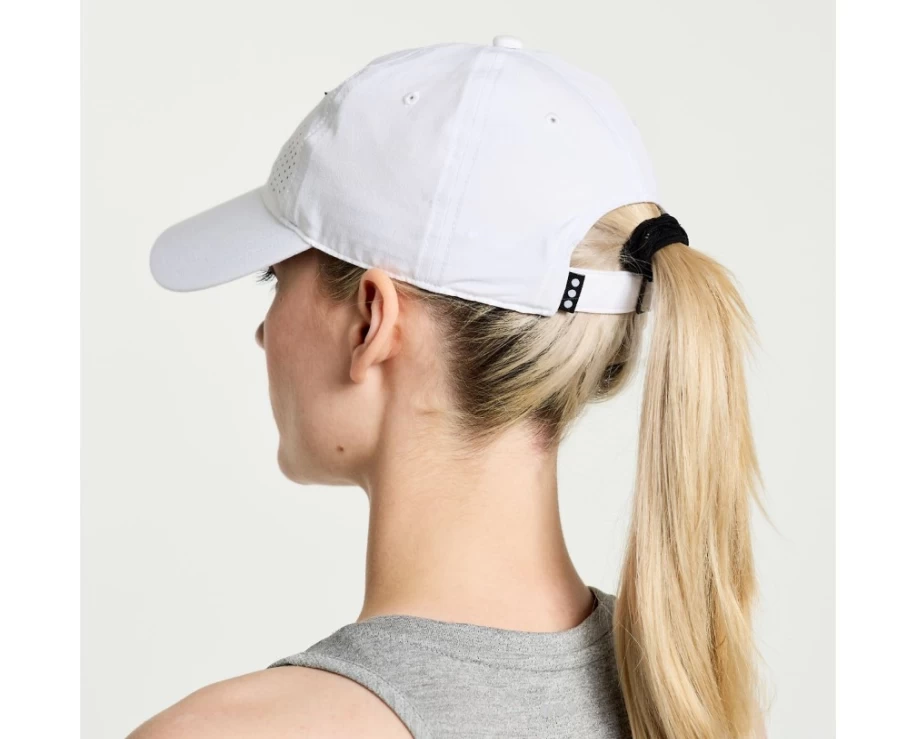 Saucony Women's White Outpace Petite Hat - Lightweight Running Cap for Women
