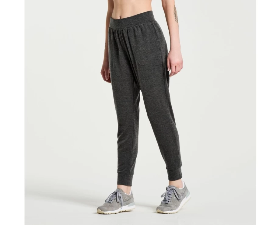 Saucony Women's Unwind Short - Black Running Shorts for Women