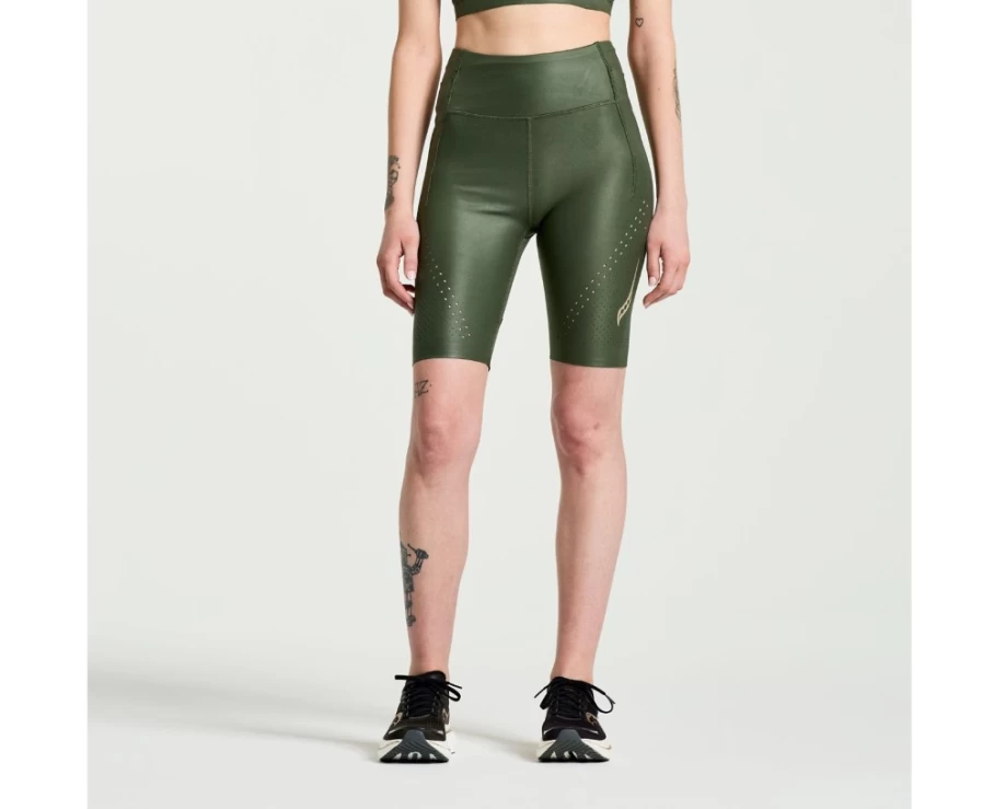 Saucony Women's Pinnacle 8" Tight Short in Climbing Ivy - High-Performance Athletic Shorts for Running & Training