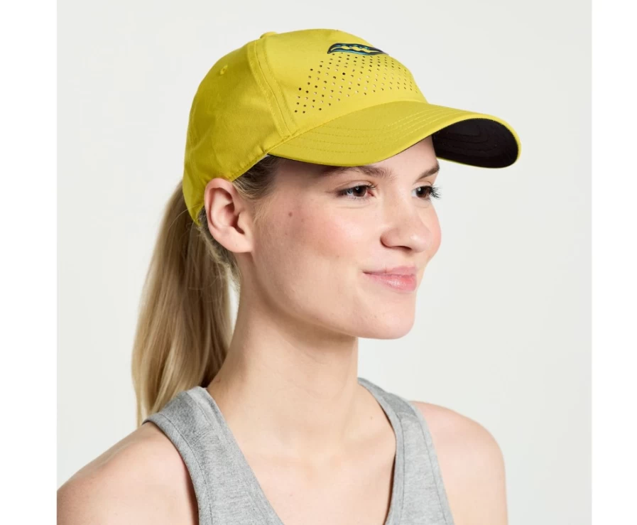 Saucony Women's Outpace Petite Hat in Arroyo - Lightweight Running Cap