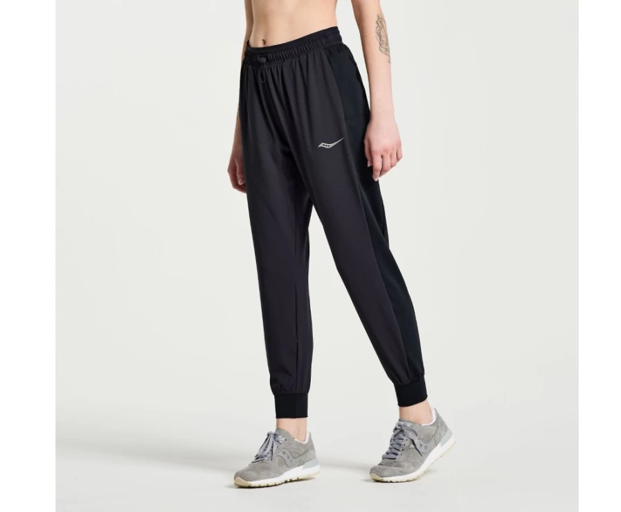 Saucony Women's Black Boston Woven Pant - Lightweight Comfort & Style