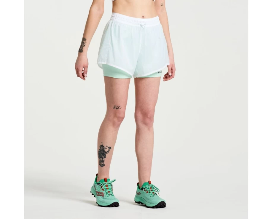 Saucony Women's Elevate 4" 2-In-1 Running Shorts in White