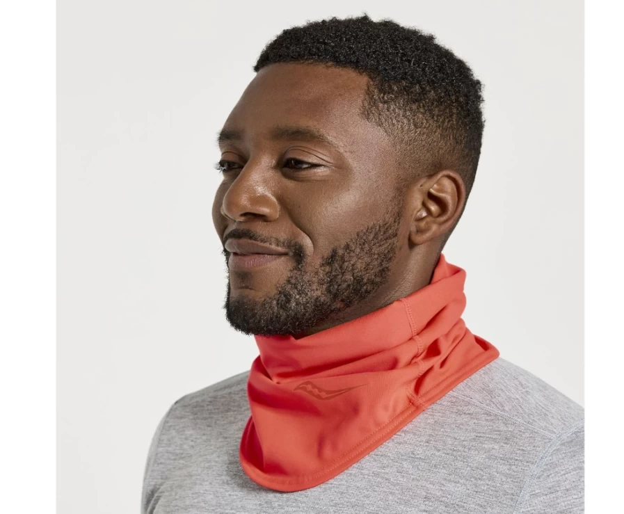 Saucony Solstice Gaiter Unisex Neck Warmer in Vizired for Outdoor Activities